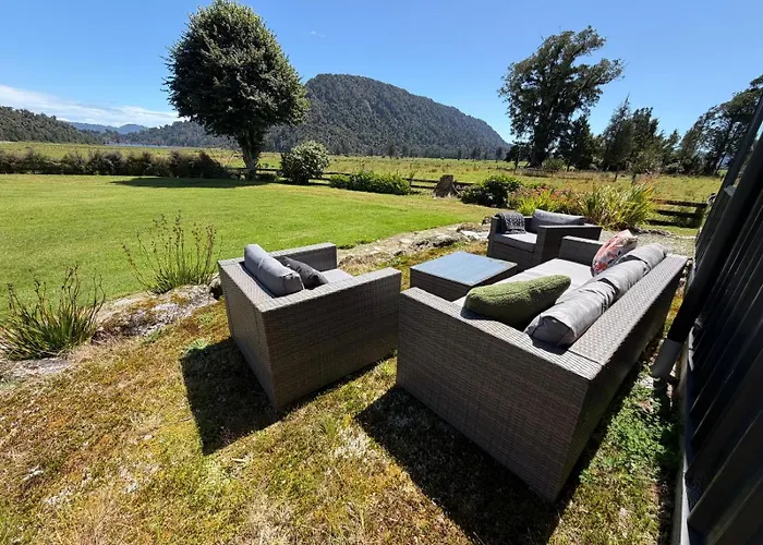 Waimanu Guest House